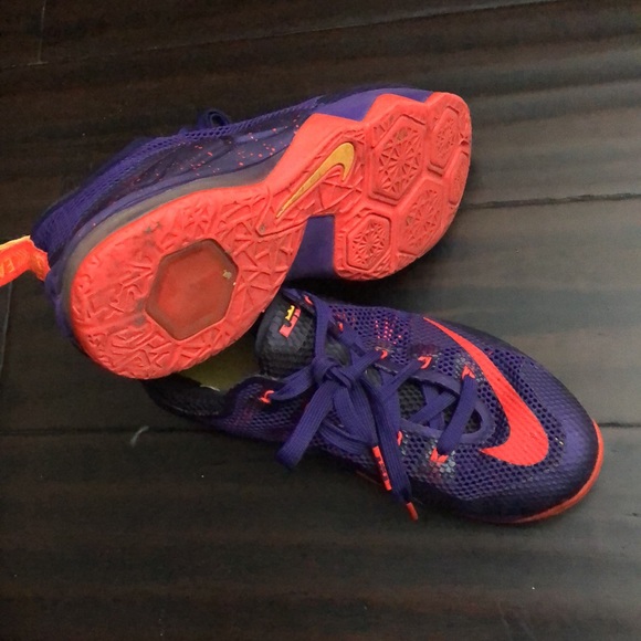 Nike Lebron XII Low Purple Crimson 744547-565 Boys US 7Y - Picture 7 of 11